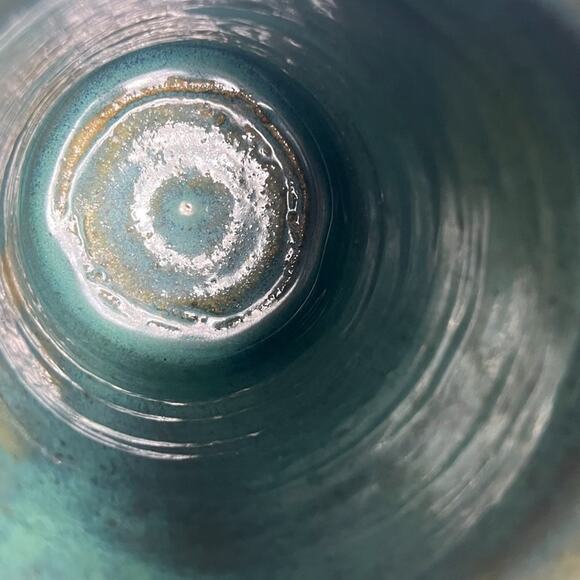 Studio Art Pottery Vase 7" Green Glossy Finish Hand Turned Signed - Picture 9 of 10